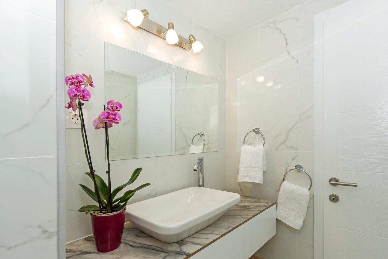 Ines Apartments Охрид Экстерьер фото
