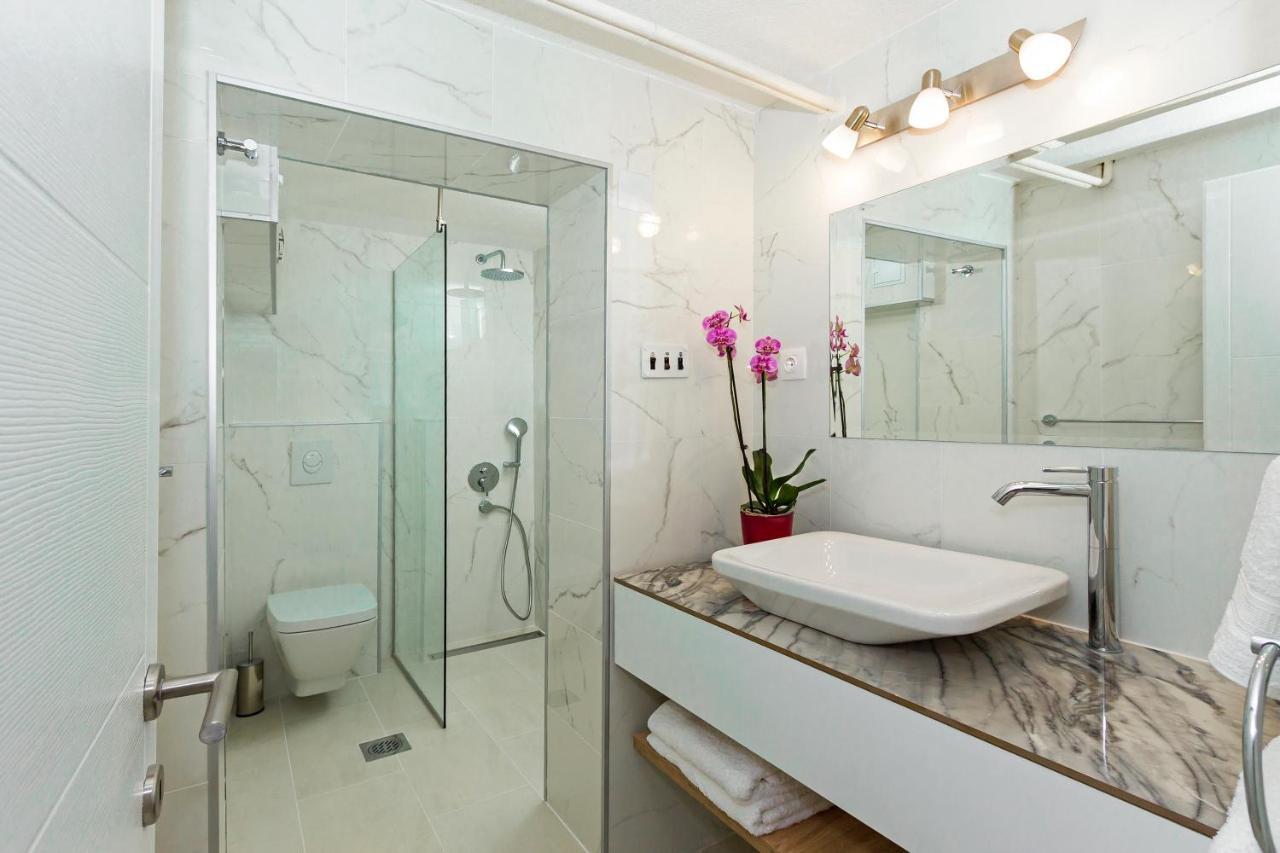 Ines Apartments Охрид Экстерьер фото